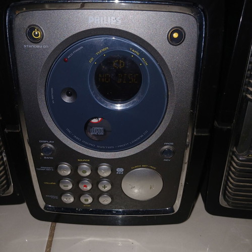 Philips vintage micro hi-fi system with radio, cassette, CD, speakers, remote