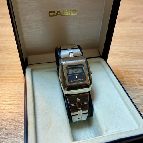 Casio Casiotron Vintage women's used blue watch with Fishbone bracelet