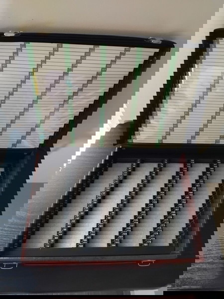 Κασετίνα αρχειοθέτησης slides για 180 διαφάνειες 35mm. Σαν καινούργια!
