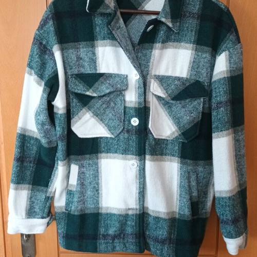 Checked cardigan like new, size M, white and green