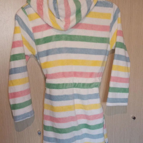 Fluffy girls' house robe like new, size 134-140
