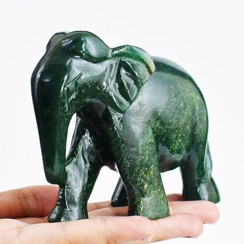 Jade Elephant Sculpture from India like new, hand-carved