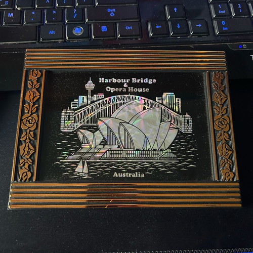 Decorative frame from Australia like new