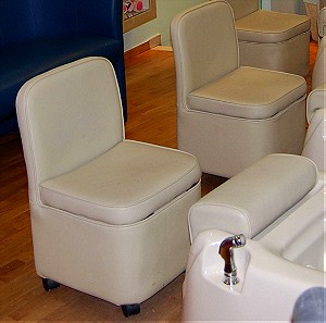 Pedi stool - 2 Σκαμπό για πεντικιούρ,  με πλάτη και αποθηκευτικό χώρο κάτω από το κάθισμα