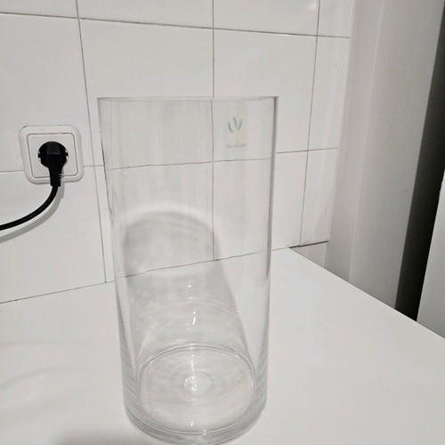 Glass vase like new, beautiful