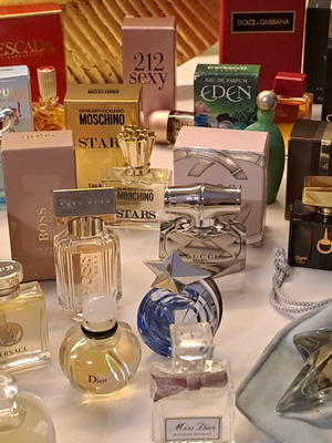 Συλλογή μινιατούρες αρωμάτων καινούργια, σύγχρονα και vintage