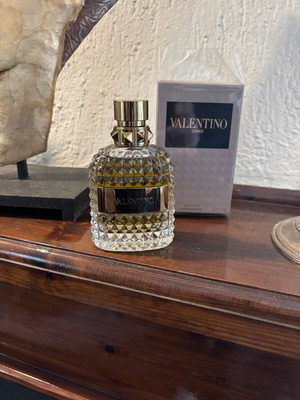 Valentino Uomo 100ml EDT like new, full bottle
