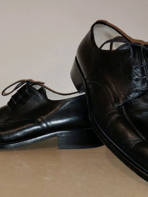 Vavoulas leather men's shoes like new, size 44, black