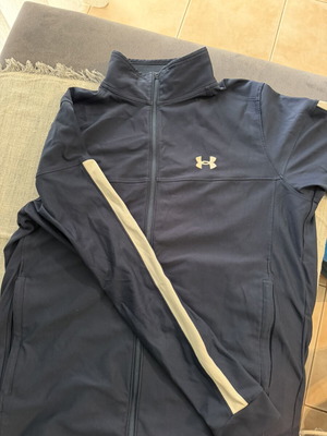 Under Armour jacket used, size L, blue