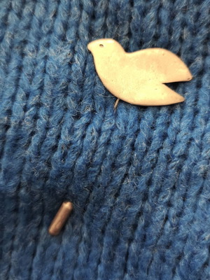 Silver 925 lapel pin with bird like new