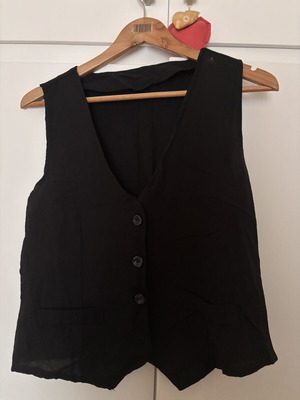 Black vest used, 87% viscose, size M