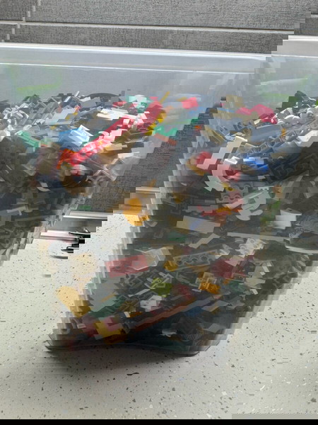 κουτί με Lego