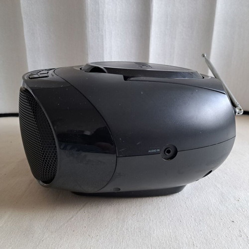 Philips AZ 318 radio like new with CD, MP3, USB and AUX
