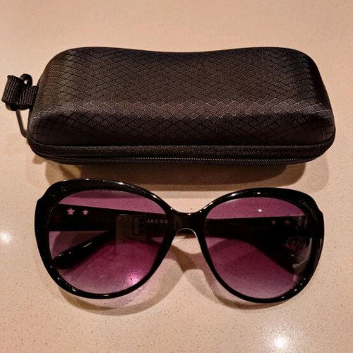 Marc Jacobs sunglasses like new, black