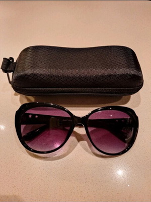 Marc Jacobs sunglasses like new, black
