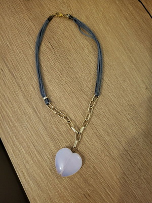 Heart necklace like new, gray and pink