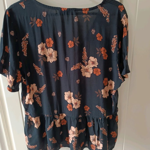 About You women's short-sleeve blouse like new, floral, size M