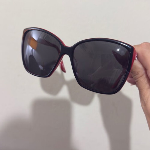 Moschino vintage sunglasses like new, black and red