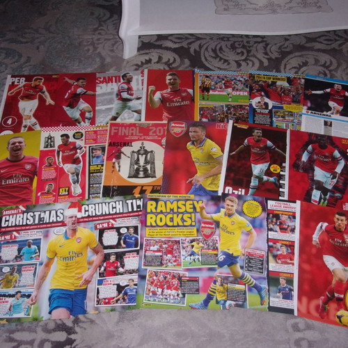 Arsenal FC hundreds of pages with articles and posters used