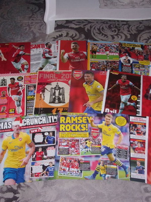 Arsenal FC hundreds of pages with articles and posters used