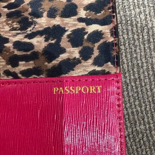Victoria’s Secret passport holder pink with leopard design like new