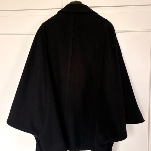 Dinomoda wool cape like new, black, one size