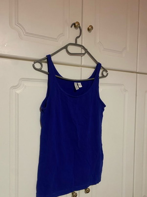 Blue (Royal) Sleeveless Top H&M used with white discoloration, size S-M