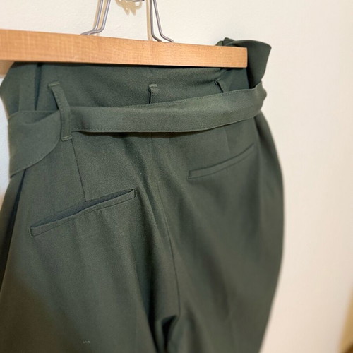 Green Bershka office pants high-waisted with detachable belt, like new