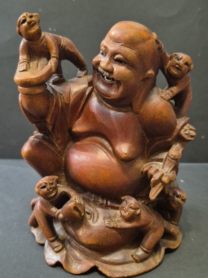 Αγαλματάκι βούδας μεταχειρισμένο από ξύλο με τα μωρά