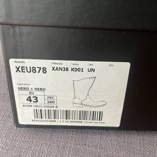 Emporio Armani boots size 43 like new, black