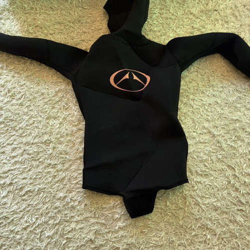 7mm Mantaray Yamamoto wetsuit used, for person up to 1.80m and 90kg