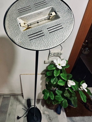 Επιδαπέδιο φωτιστικό μεταχειρισμένο, μαύρο με μετακινούμενο πάνω μέρος