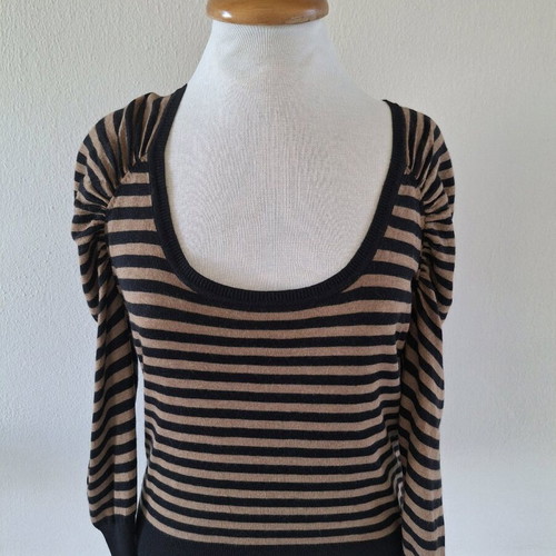 H&M sweater size M like new, black and beige