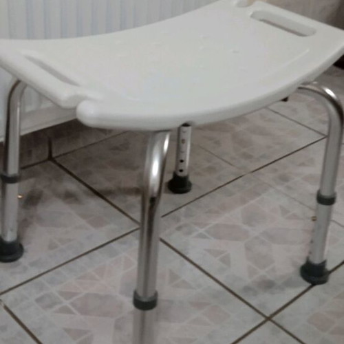 Bath stool like new, adjustable height, shower phone holder