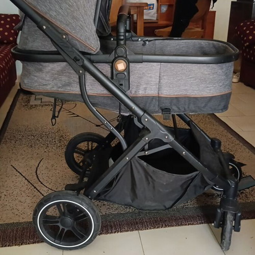 Kiddo Chic 2-in-1 stroller used with carrycot