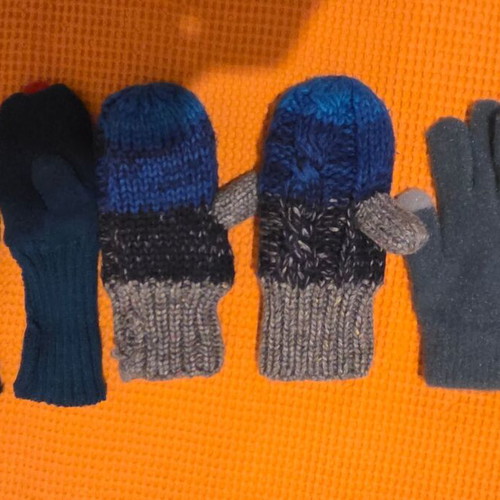 Gloves pack of 3 for boy 18+ months like new