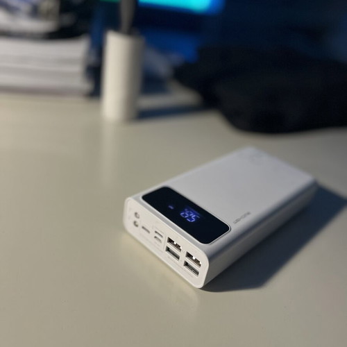 Powerbank Wekome WK Hunergy WP-175 30000mAh used with LED display and flashlight