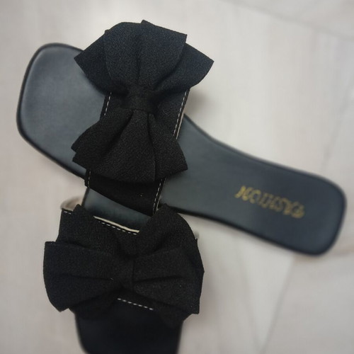 Women's flat slippers with large bows size 39 like new, black