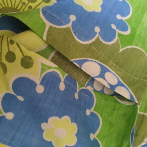 Cotton duvet cover new with retro floral design in blue and green