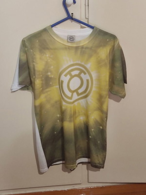 DC universe yellow lantern t-shirt size medium final price