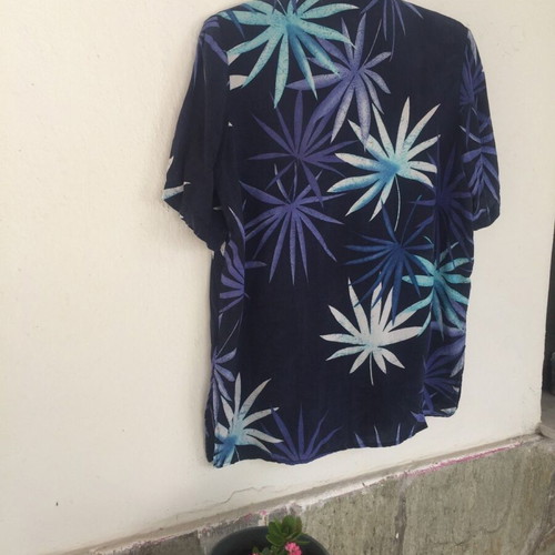 Vintage Hawaiian Shirt L with Tropical Leaf Pattern, Like New