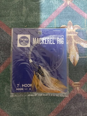Fishing rigs No 4 and No 3 new, per package