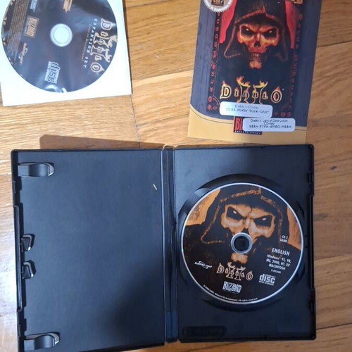 Diablo 2 PC game used, complete set