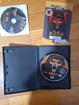 Diablo 2 PC game used, complete set