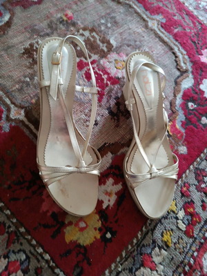 Platform sandals gold size 41 like new