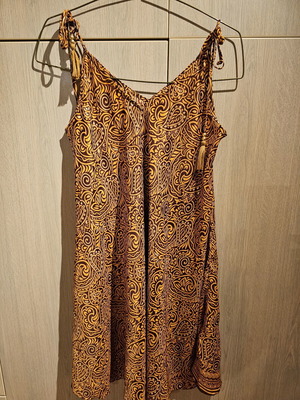Indian dress made of 100% silk like new, midi size one size
