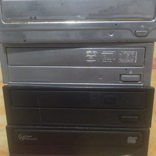 Dvd players used, set of 4, Sata and IDE