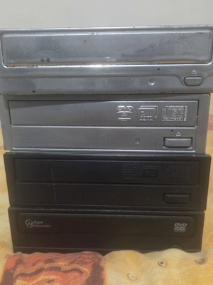 Dvd players used, set of 4, Sata and IDE