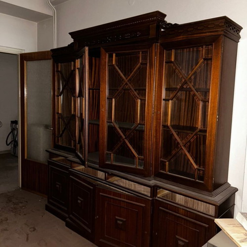 Wall unit like new, ready to use
