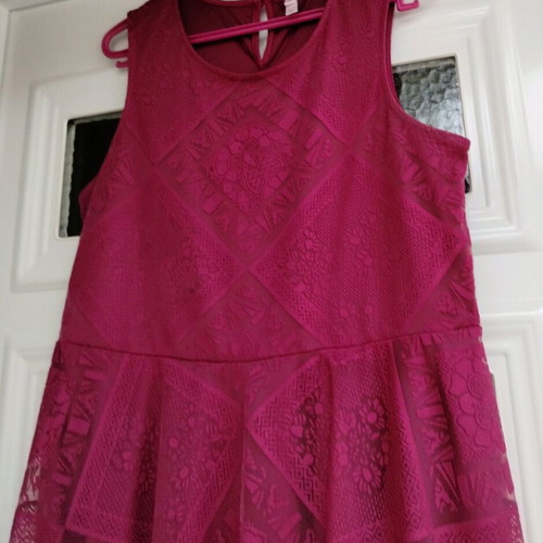 Lace dress magenta like new, size XL-XXL, xhilaration